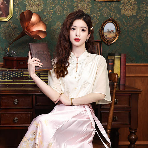 中式国风，流苏盘扣印花荷叶袖雪纺衫KQL-559G1340 商品图2