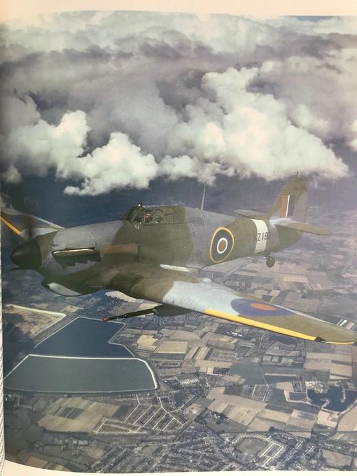 航空里程碑：史密森学会国家航空航天博物馆 数百幅插图 精装8开 商品图9