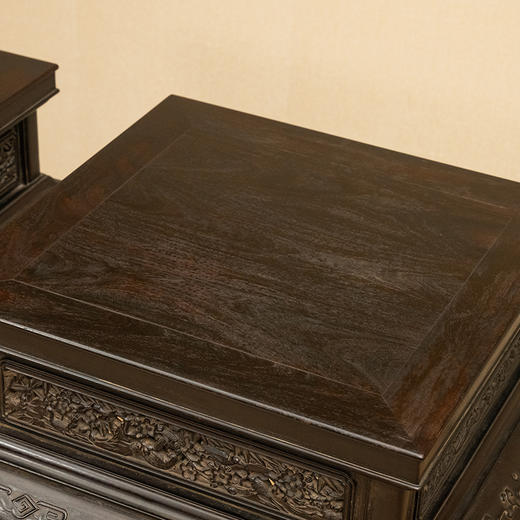 清 紫檀透雕夔龙纹高束腰三弯腿带托泥大香几（一对） 商品图1