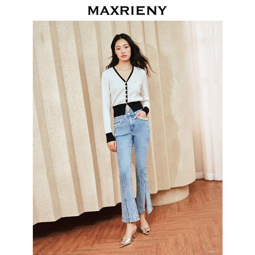 MAXRIENY复古优雅感珍珠链条裤子2024春季新品微喇开叉修身牛仔裤(货号:MS85PA026) 商品图2