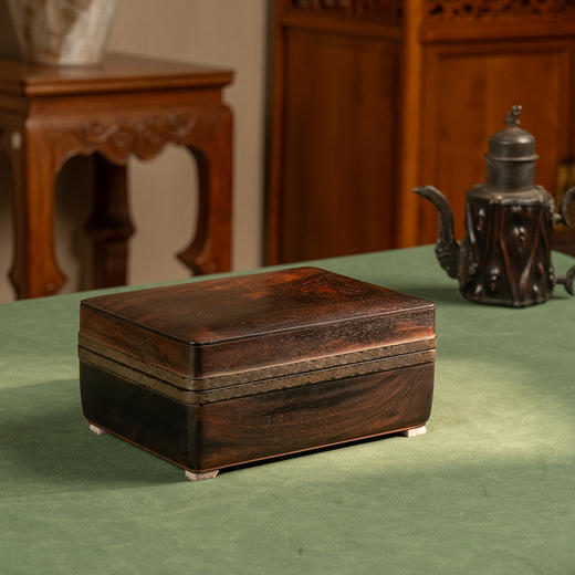 二十世纪 紫檀嵌银丝卷草纹盖盒 商品图0