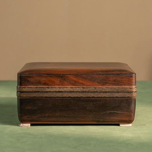 二十世纪 紫檀嵌银丝卷草纹盖盒 商品图1