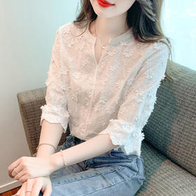 TZW-新款女装时尚百搭蕾丝衫女上衣中袖韩版衬衣刺绣花朵小衫