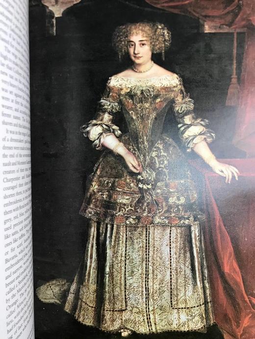 时尚：从古埃及到当下 近550幅插图 精装16开 商品图6