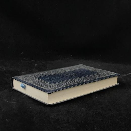 毛姆《克雷杜克夫人》 卡雷尔·托尔插图 复古仿皮精装32开 商品图1