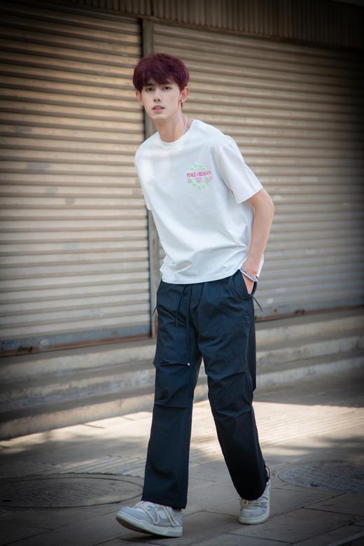 W422112040炫目印花短袖T恤 商品图3