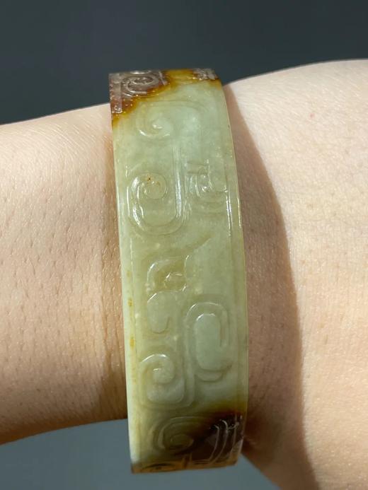 褐白沁黄玉雕螭龙纹扁带手镯，顺丰包邮 商品图11
