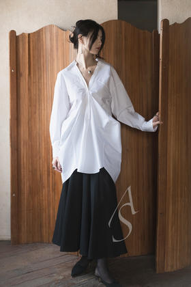 Ashlyn 白色CLAIRE解构式长衬衫