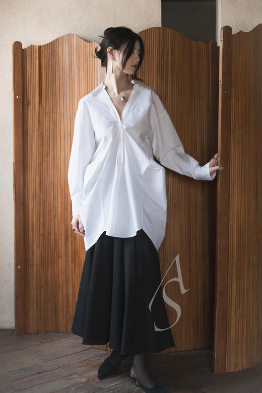 Ashlyn 白色CLAIRE解构式长衬衫 商品图0