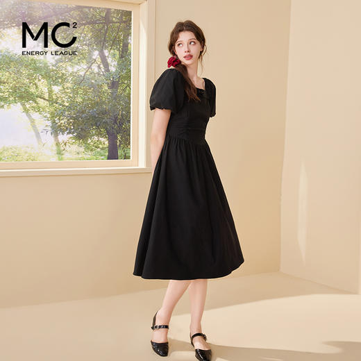 mc2法式方领收腰显瘦连衣裙女2024夏季新款泡泡袖盘扣设计感黑色 商品图2