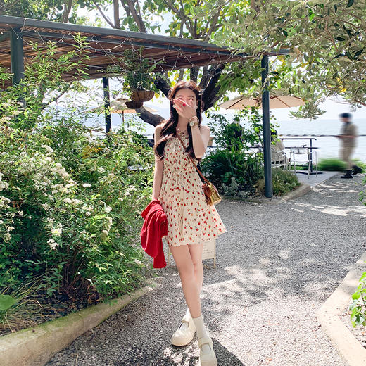 <曾小咸推荐>红碎花连衣裙 日常159.99 立降80 元 今天秒杀价79.99 ！！ 商品图3