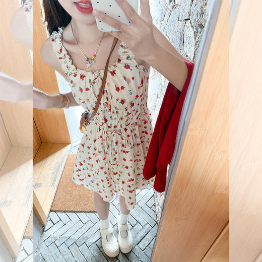<曾小咸推荐>红碎花连衣裙 日常159.99 立降80 元 今天秒杀价79.99 ！！ 商品图2