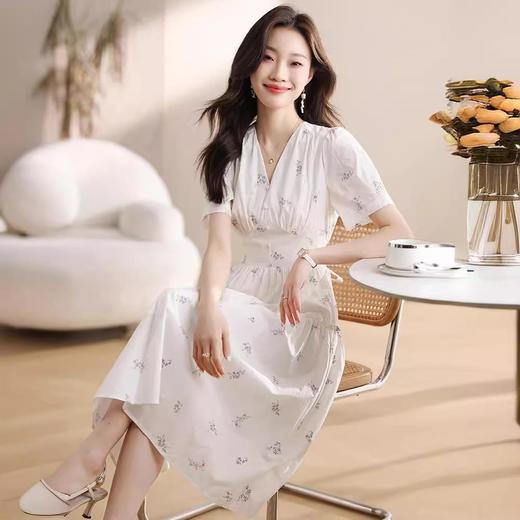 茶歇法式碎花连衣裙女2024夏季新款黑色中长款V领气质显瘦长裙子 商品图2