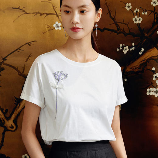 玳莎绣花印花设计感圆领白T恤女2024夏季新款时尚连肩袖短袖上衣  EB32103 商品图0