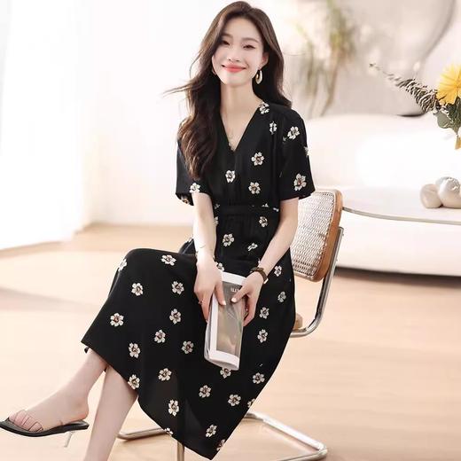 连衣裙女夏2024新款韩版过膝中长款系带收腰V领短袖气质印花裙子 商品图2