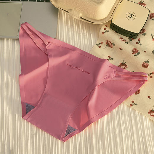 【新品！买一送一！！！】新款日系纯欲风内裤女，丝滑触感，少女可爱。裸感舒适，性感无痕，柔软透气。给你一种前所未有的穿着体验，自在享受生活的温暖！女神必备！ 商品图9