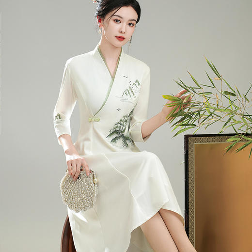 【青山】春夏新款绣花改良新中式日常旗袍连衣裙 商品图3