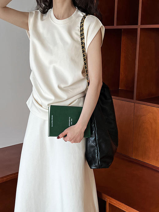 【基础款】两件套 无袖背心套装夏季遮肉小飞袖收腰T恤上衣+半身裙两件套 商品图6