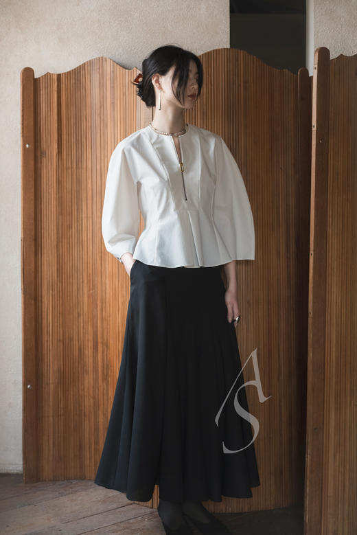 Ashlyn 白色LOTTIE镀金拉链女爵上衣 商品图1