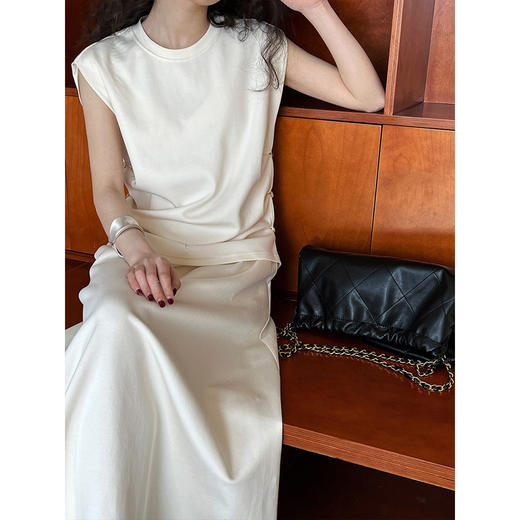 【基础款】两件套 无袖背心套装夏季遮肉小飞袖收腰T恤上衣+半身裙两件套 商品图3