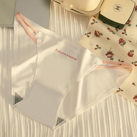 【新品！买一送一！！！】新款日系纯欲风内裤女，丝滑触感，少女可爱。裸感舒适，性感无痕，柔软透气。给你一种前所未有的穿着体验，自在享受生活的温暖！女神必备！ 商品图5