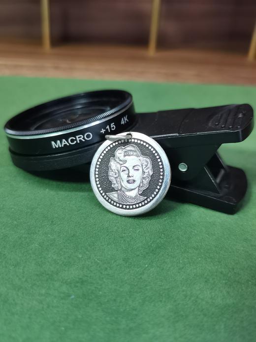 浮雕人像纯银吊坠 商品图1