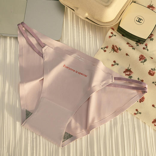 【新品！买一送一！！！】新款日系纯欲风内裤女，丝滑触感，少女可爱。裸感舒适，性感无痕，柔软透气。给你一种前所未有的穿着体验，自在享受生活的温暖！女神必备！ 商品图10