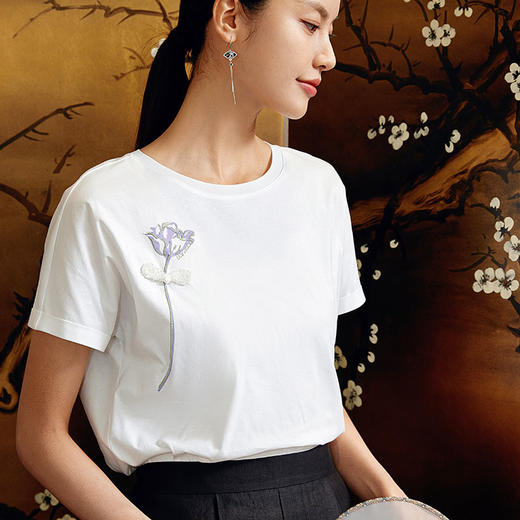 玳莎绣花印花设计感圆领白T恤女2024夏季新款时尚连肩袖短袖上衣  EB32103 商品图1