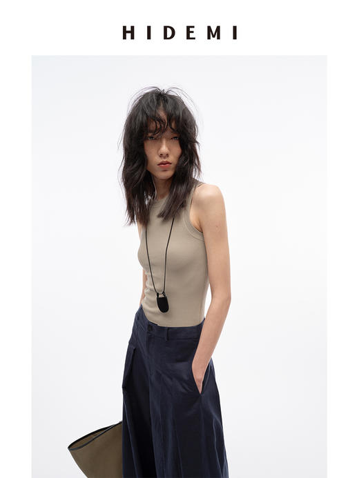 HIDEMI 【董生活同款】超显瘦小圆领收身弹力坑条针织短款背心 豆沙灰绿/炭灰蓝黑/白色 商品图5