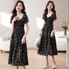 度假旅游气质连衣裙2024夏季新款显瘦温柔v领碎花小黑裙中长裙子 商品缩略图1