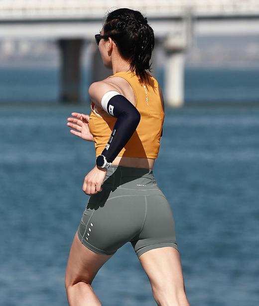 BODYWIT逐光女短背心 商品图5