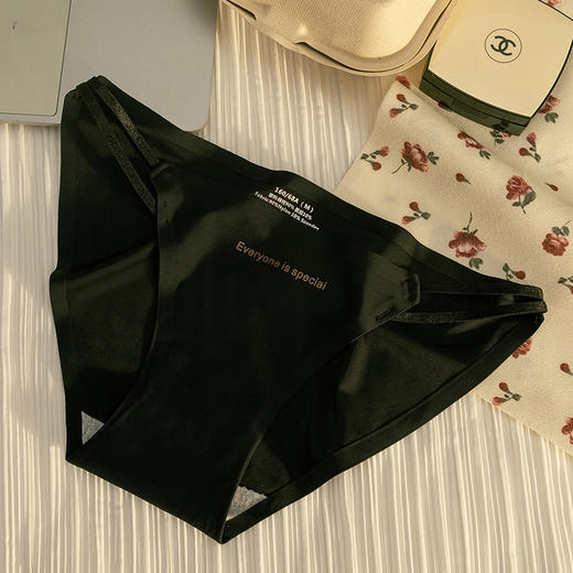 【新品！买一送一！！！】新款日系纯欲风内裤女，丝滑触感，少女可爱。裸感舒适，性感无痕，柔软透气。给你一种前所未有的穿着体验，自在享受生活的温暖！女神必备！ 商品图7