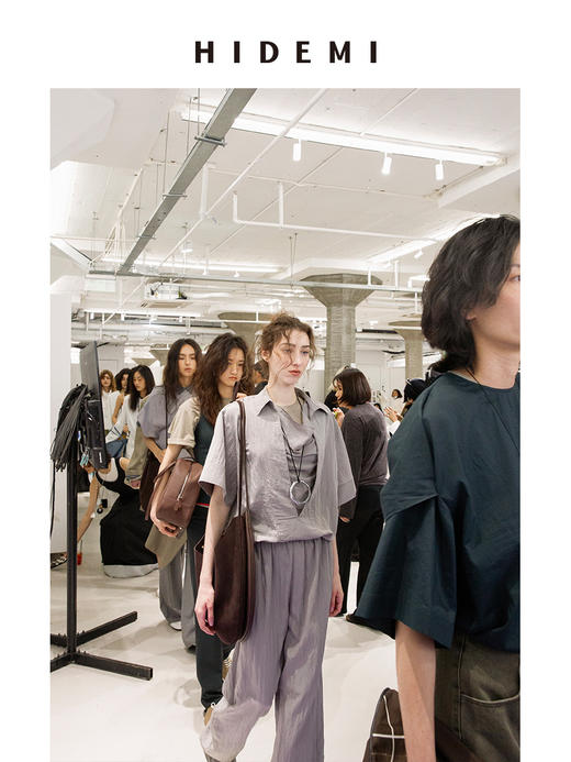 HIDEMI 极简微褶皱柔顺清透设计感假两件短袖长裤套装 商品图5