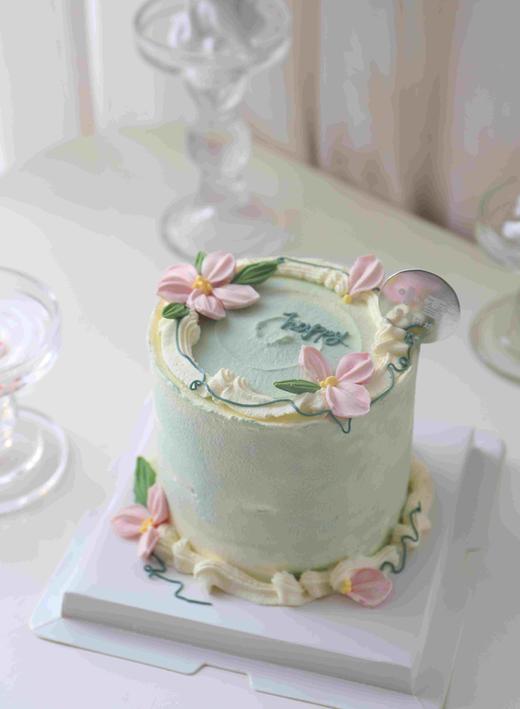 4寸刮刀花小清新蛋糕（只配餐盘，内有竹签固定，食用前请取出） 商品图1