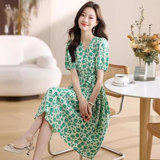 盐系法式复古碎花连衣裙女夏2024新款气质收腰显瘦雪纺初恋长裙子 商品图2