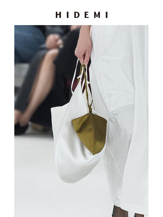 HIDEMI 【娜扎同款】昨日我是月亮系列极简流线感月牙包 中号/小号 商品图5