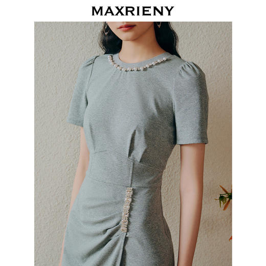 【商场同款】MAXRIENY精致轻奢感不对称抽褶连衣裙修身遮肉开叉裙(货号:MC88DR334) 商品图2