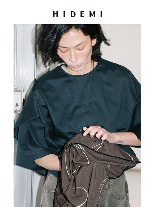 HIDEMI 小飞侠系列极简丝巾堆叠立体剪裁中袖清透感上衣阔腿裤套装 商品图11