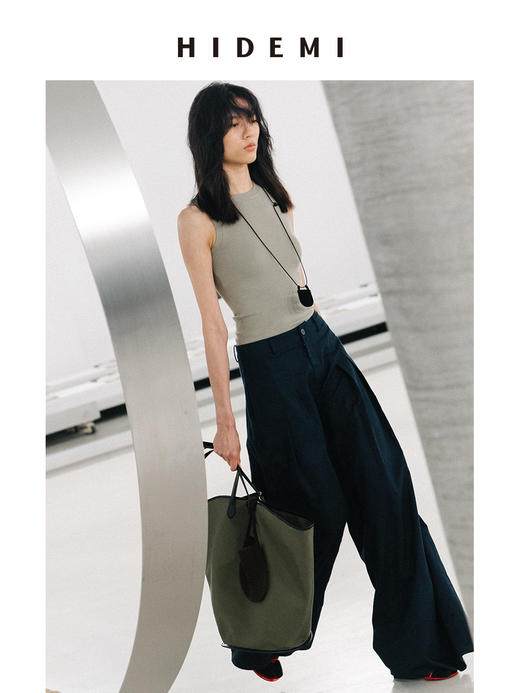 HIDEMI 【董生活同款】超显瘦小圆领收身弹力坑条针织短款背心 豆沙灰绿/炭灰蓝黑/白色 商品图9