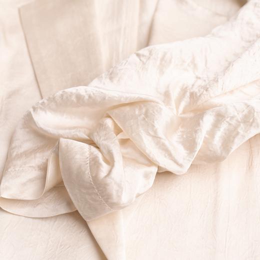 【破价】N°28 【珍珠套装】春款气质通勤醋酸套装9A21W039/9A21L039 商品图7