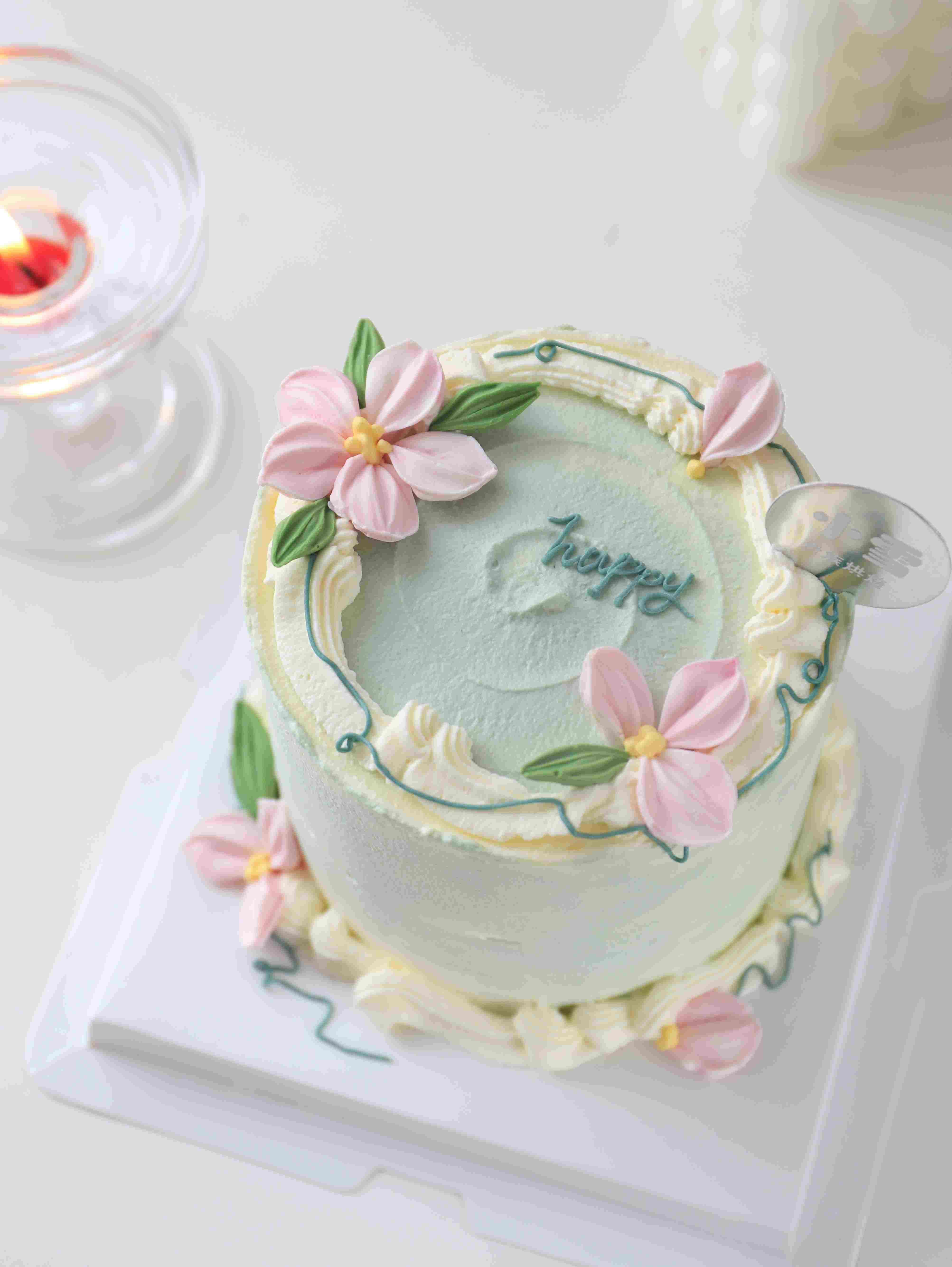 4寸刮刀花小清新蛋糕（只配餐盘，内有竹签固定，食用前请取出）