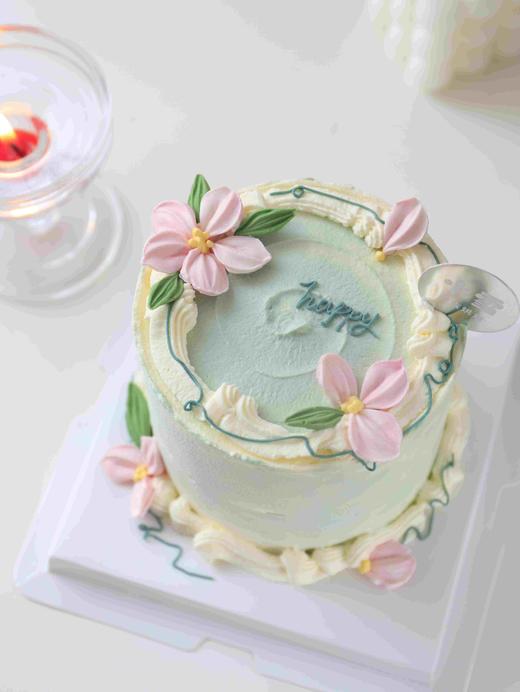 4寸刮刀花小清新蛋糕（只配餐盘，内有竹签固定，食用前请取出） 商品图0