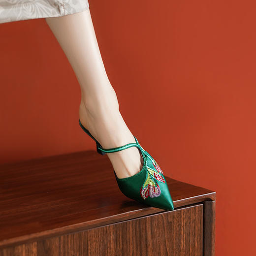 【预售5天】复古民族风，气质包头绣线拖鞋SLK&Y558 商品图2