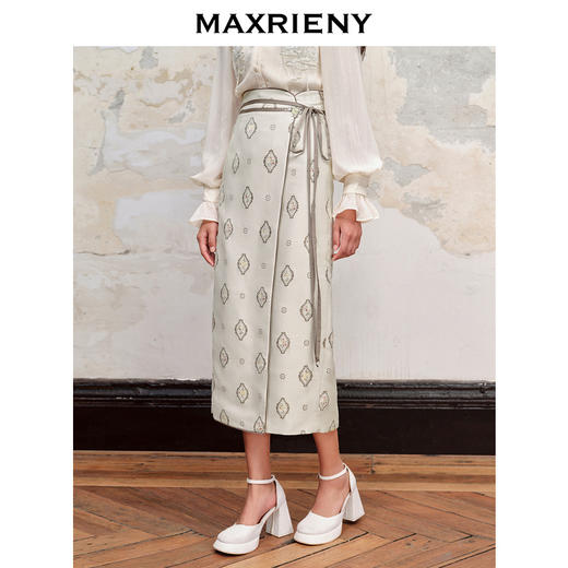 【商场同款】MAXRIENY月光旋裙仙美国风半裙23秋冬新款新中式裙子(货号:MC88SK513) 商品图2