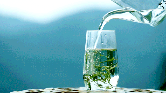  龙井水有多深？到底多少钱，才能买到正宗明前一级龙井茶？ 