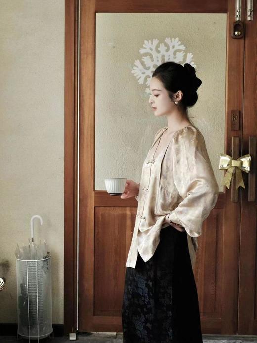 盛唐牡丹 |真丝冠乐绉女上衣-香槟金 商品图1