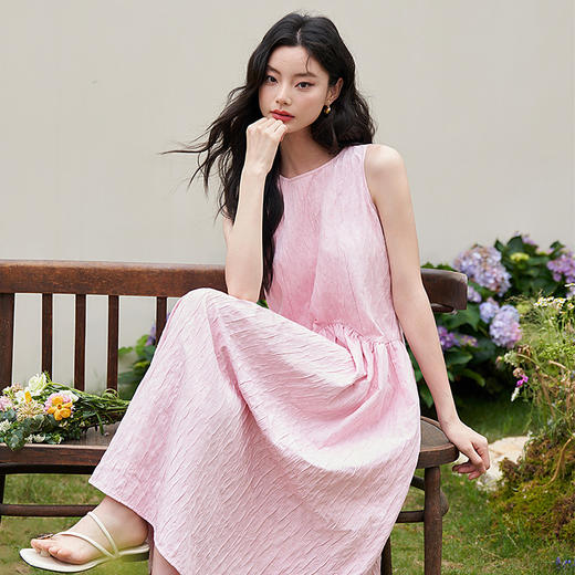 西遇宽松温柔系露背连衣裙女夏季新款无袖减龄长款短袖梭织裙D1040748 商品图2