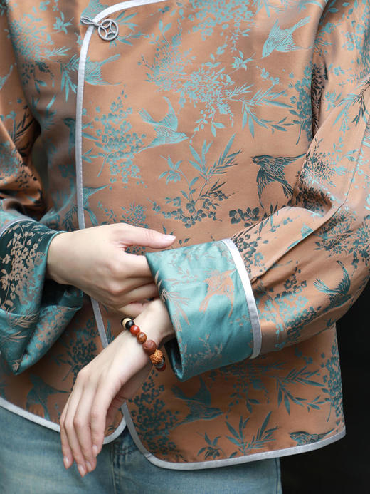 瑕疵| 盛唐牡丹 |花锦缎喜鹊纹外套-灰蓝橙色双面(正反两穿)[特价品]](特殊商品不退不换) 商品图3