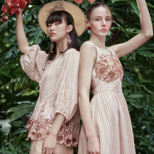 谜底高端连衣裙无袖2024夏季新款复古文艺刺绣优雅长裙242GL0661 商品图1