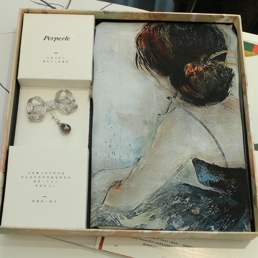 【甄珠贝·油画艺术风系列】芭蕾舞女孩丝巾和胸花礼盒套装，多种组合 商品图4